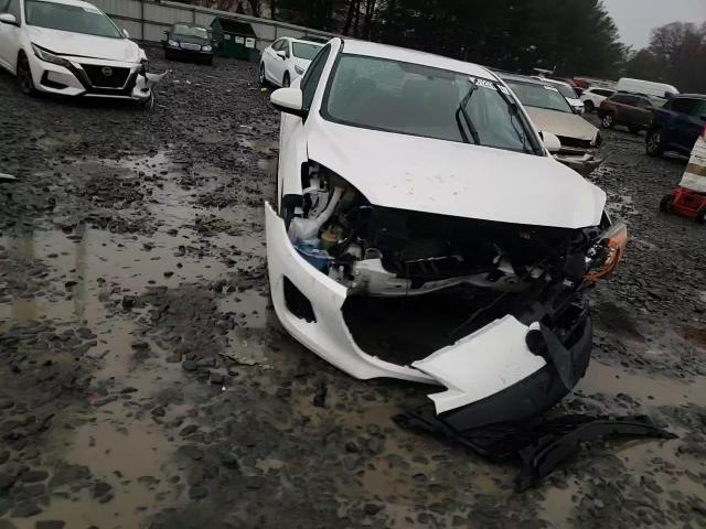 2013 Mazda 3 - Image 10