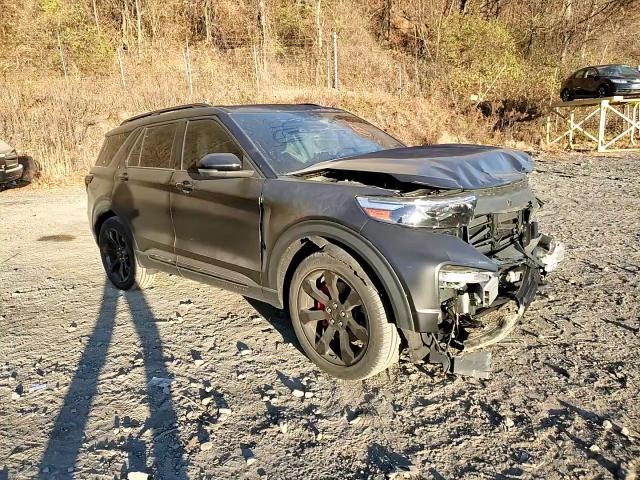 2023 Ford Explorer - Image 12