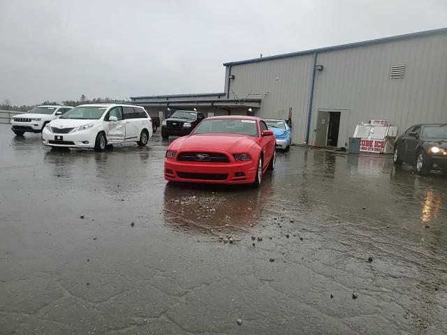 2013 Ford Mustang - Image 13