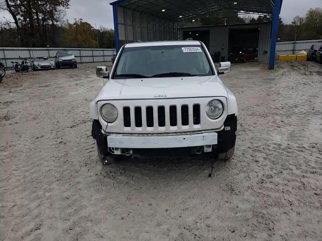 2014 Jeep Liberty (Patriot) - Image 12