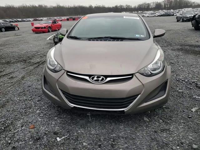 2016 Hyundai Elantra - Image 10