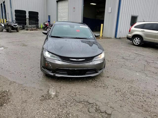 2015 Chrysler 200 - Image 10