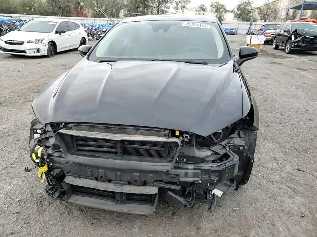 2019 Ford Fusion - Image 11