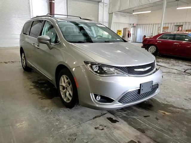 2017 Chrysler Pacifica Touring L VIN: 2C4RC1BGXHR820585 Lot: 80490264