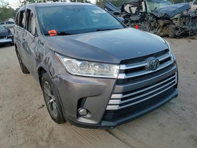 2018 Toyota Highlander - Image 12