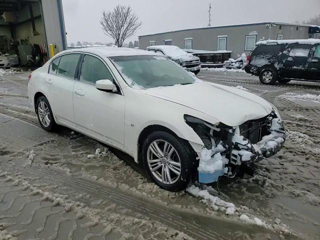 2015 Infiniti Q40 - Image 14