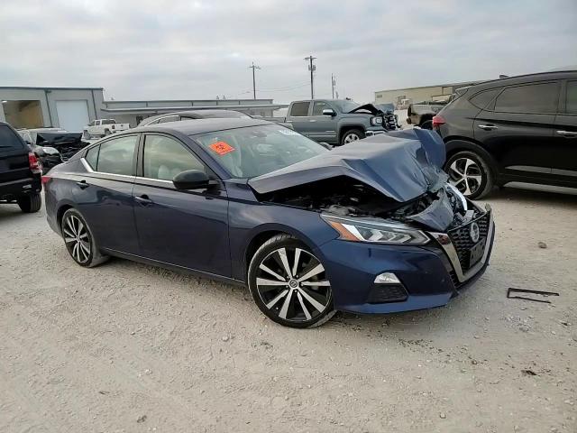 2021 Nissan Altima - Image 10