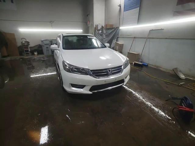 2013 Honda Accord - Image 13