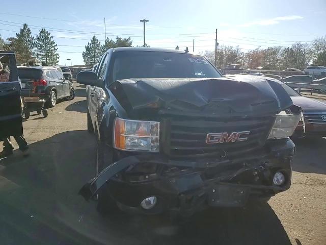 2013 GMC Sierra - Image 11