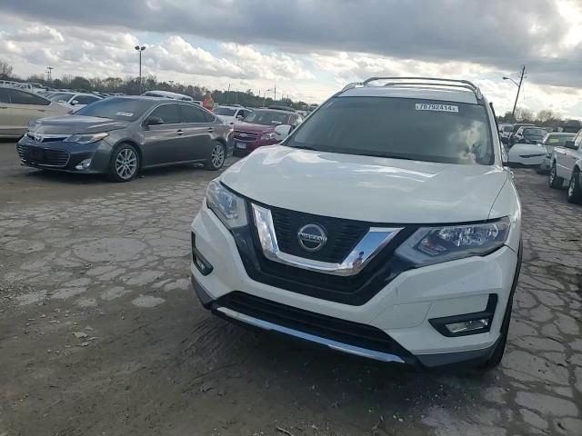 2018 Nissan Rogue - Image 11