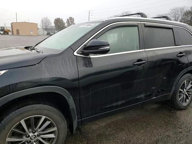 2017 Toyota Highlander - Image 11