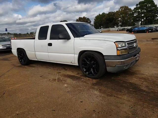 2005 Chevrolet Silverado - Image 10