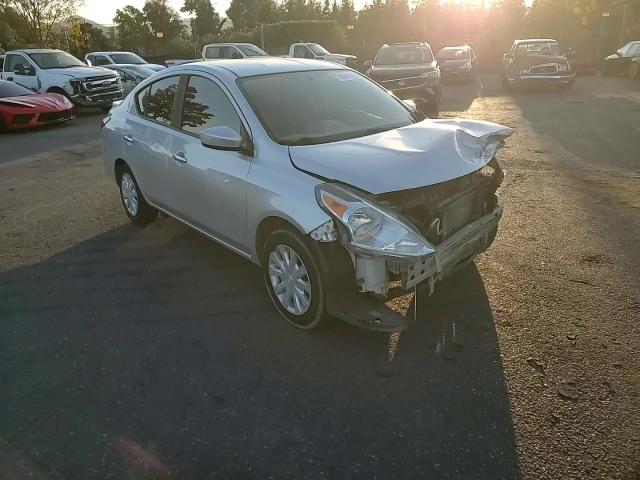 2019 Nissan Versa - Image 11