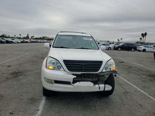 2004 Lexus GX - Image 12