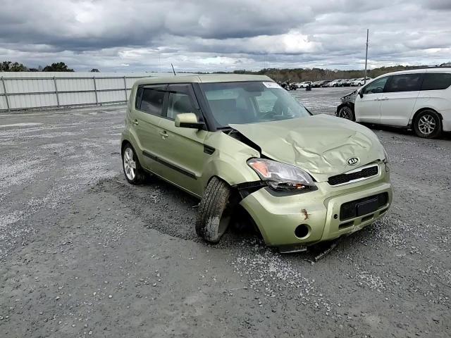 2011 Kia Soul + VIN: KNDJT2A28B7276878 Lot: 79411114