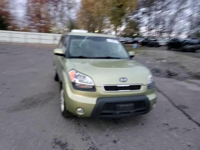 2010 Kia Soul + VIN: KNDJT2A27A7079747 Lot: 81960074