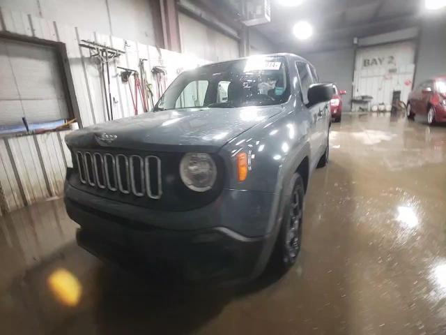 2017 Jeep Renegade - Image 13