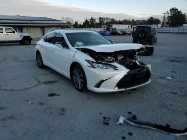 2020 Lexus ES - Image 10