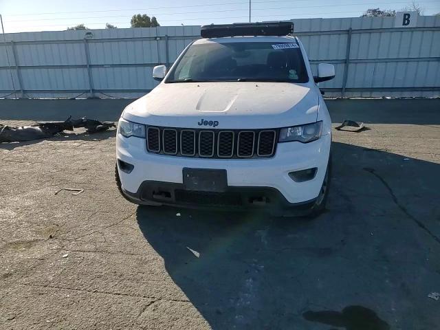 2017 Jeep Grand Cherokee - Image 12