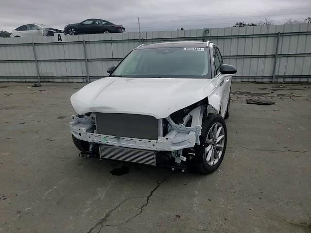 2022 Lincoln Corsair - Image 11