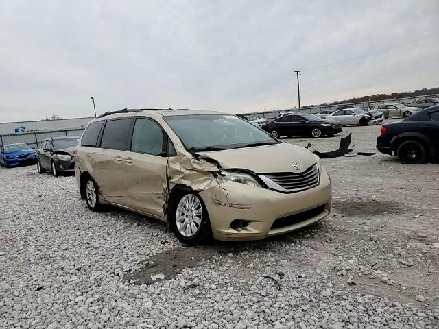 2011 Toyota Sienna - Image 11