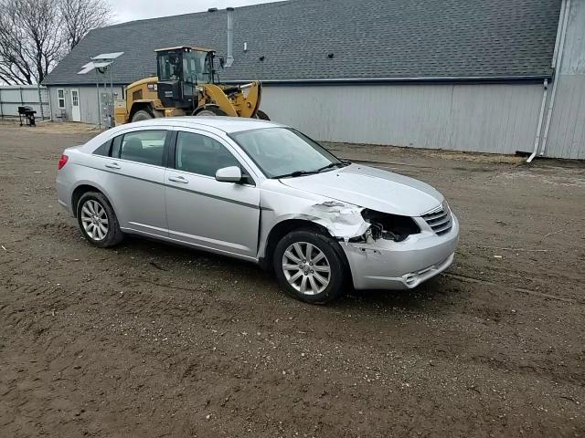 2010 Chrysler Sebring Limited VIN: 1C3CC5FB2AN110728 Lot: 79223104