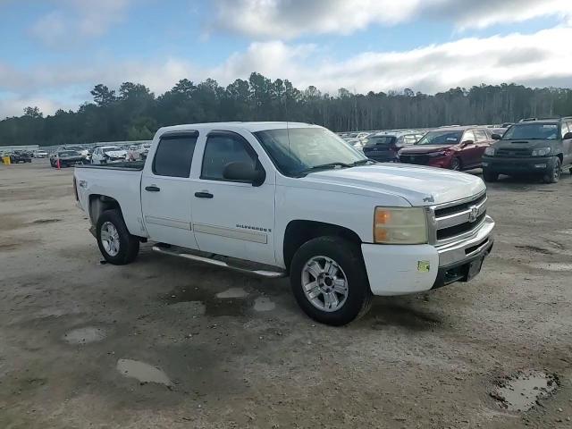 2009 Chevrolet Silverado - Image 11