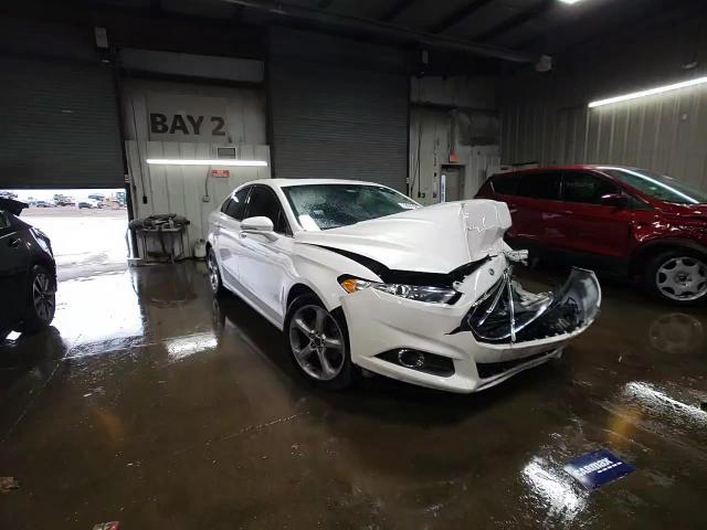2016 Ford Fusion - Image 13