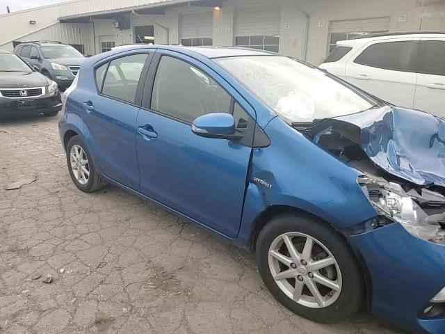 2012 Toyota Prius - Image 11