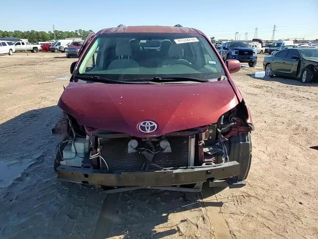 2013 Toyota Sienna - Image 12