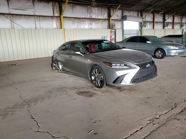 2021 Lexus ES - Image 10