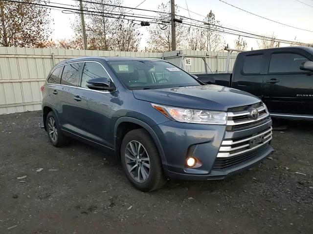 2017 Toyota Highlander Se VIN: 5TDJZRFHXHS423804 Lot: 79394264