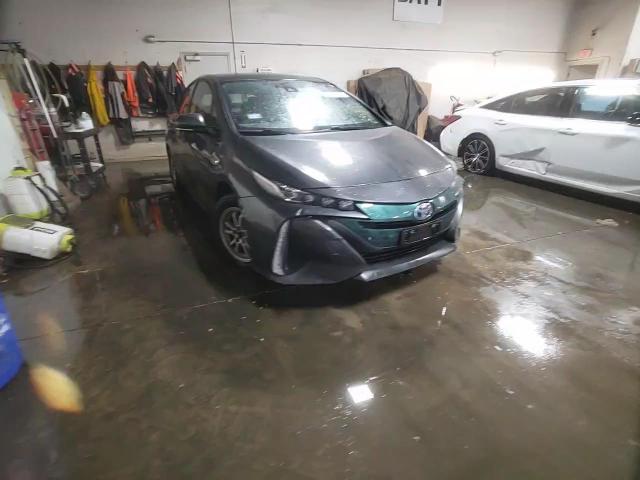 2017 Toyota Prius - Image 13