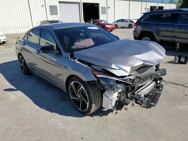 2023 Hyundai Elantra - Image 11