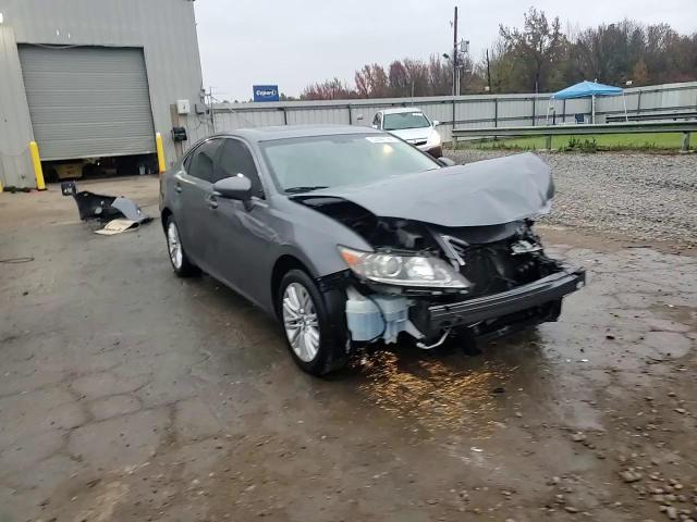 2013 Lexus ES - Image 14