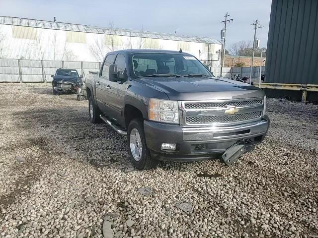 2011 Chevrolet Silverado - Image 11