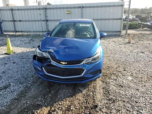 2018 Chevrolet Cruze - Image 11