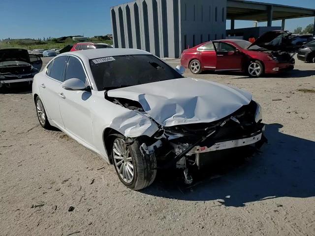 2021 Alfa Romeo Giulia - Image 11