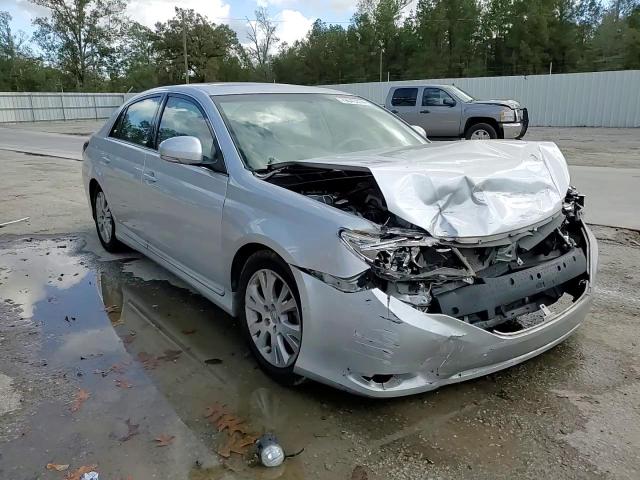 2011 Toyota Avalon - Image 11