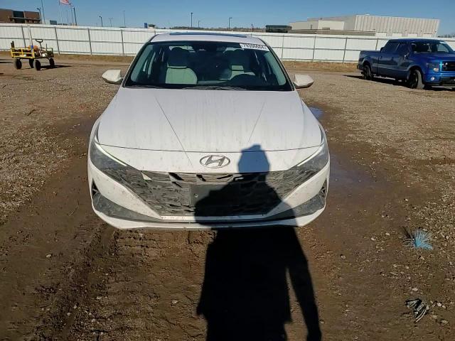 2023 Hyundai Elantra - Image 13