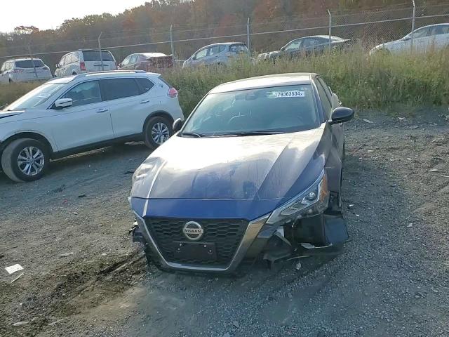 2022 Nissan Altima - Image 10