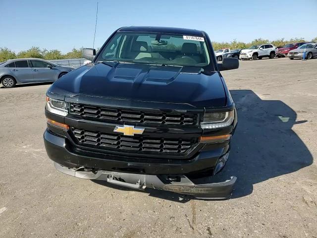 2018 Chevrolet Silverado - Image 11