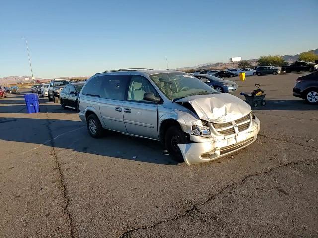 2005 Dodge Caravan - Image 11