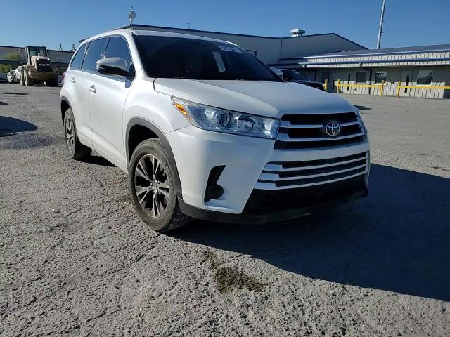 2018 Toyota Highlander Le VIN: 5TDZZRFH4JS287873 Lot: 80330634