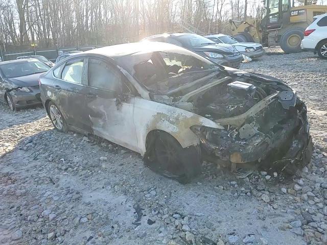 2019 Ford Fusion - Image 11