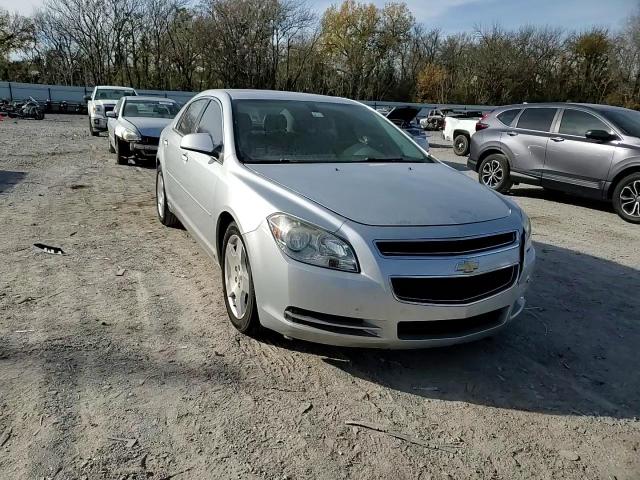 2009 Chevrolet Malibu - Image 11