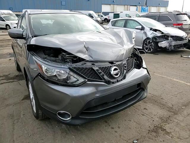 2017 Nissan Rogue - Image 12