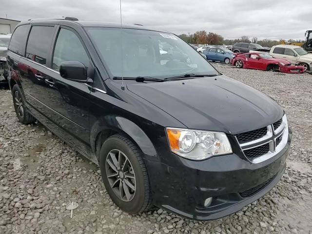 2017 Dodge Caravan - Image 11