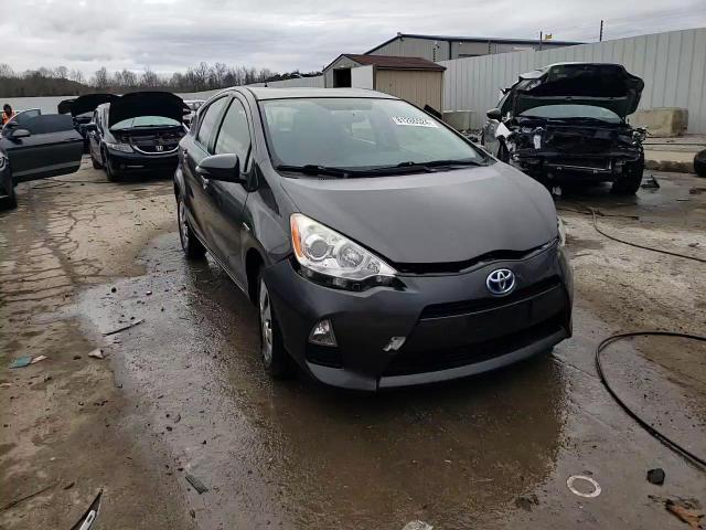2014 Toyota Prius - Image 13