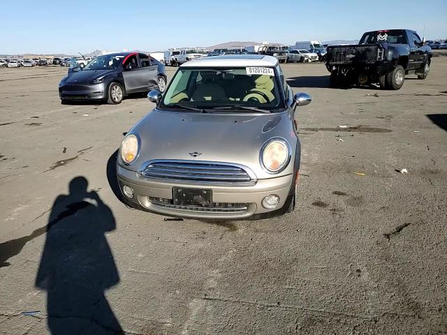 2007 Mini Cooper VIN: WMWMF335X7TL67261 Lot: 81201224